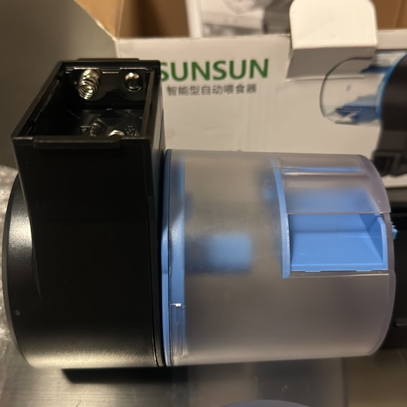 SUNSUN auto fish feeder - Picture 3 of 5